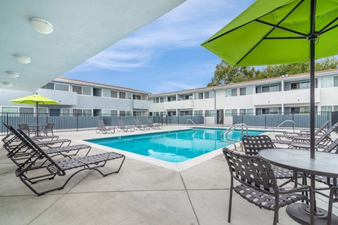 Poolside Dining Tables at Park Apartments, Norwalk, California